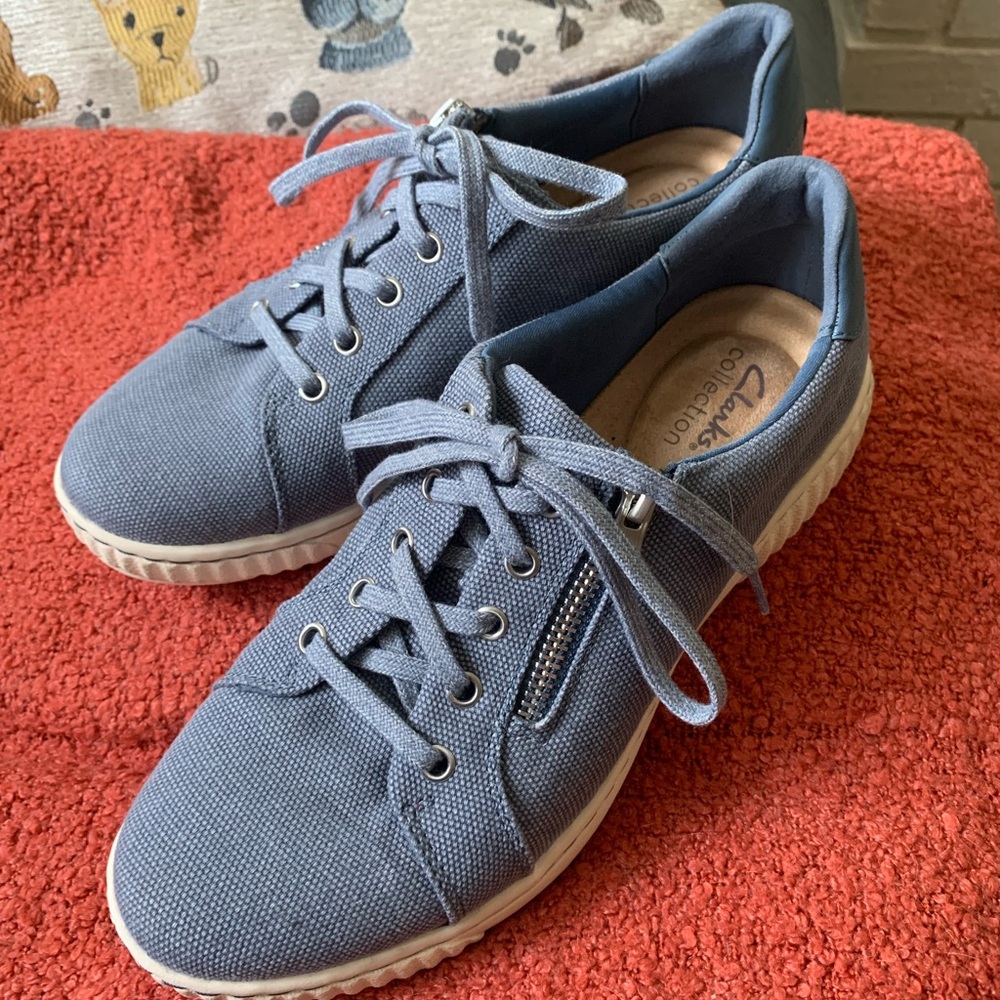 Clarks Collection Caroline Echo Canvas Sneakers in Denim Blue, Size 8-1/2 Medium